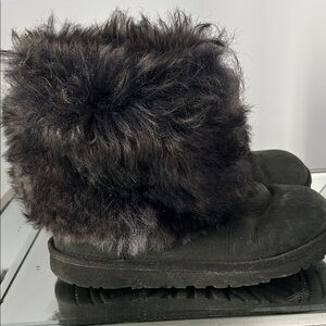 UGG Fluffy Black Kids Slippers